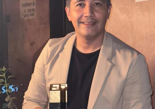 EL CANTAUTOR CHILENO,RENE BASTIAS, HA SIDO MULTIPREMIADO EN MEXICO Y USA CON SU SINGLE TU PARTIDA